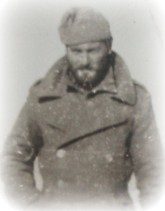 Louis “Luis, Louis” Leach